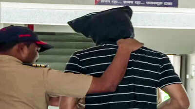 Accused Chetan Chaudhary in the Ketan Agarwal murder case is brought to Lonavala Rural Police Station for investigation at Lonavala, in Pune on Tuesday. (ANI Video Grab) What is 'gait analysis'? Why police want to conduct it on accused Chetan Chaudhary in Pune's Ketan Agarwal case