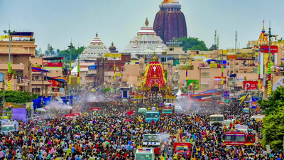 . Puri Rath Yatra: One killed, over 100 devotees faint amid massive crowd