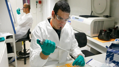 Scientists build from scratch cells that can grow, feed & reproduce