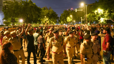 Delhi police uses facial recognition system at Jantar Mantar Delhi Police claims only 3,000 cops present for 10,000 protesters, file 15 FIRs