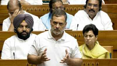 Rahul Gandhi demands Amit Shah's sacking, seeks SC-monitored probe into protest crackdown