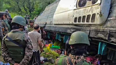 Jammu and Kashmir: Bus with Amarnath pilgrims slips into gorge, 39 hurt