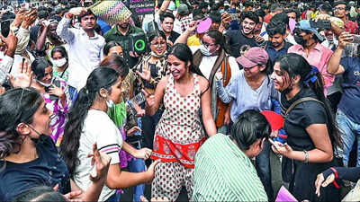 When the Left-aligned student groups joined the CJP-led protest, they were drawn into the fold organically, said parties’ functionaries Left scores win, despite its shrunken presence, through its student organs