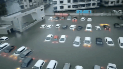 Gujarat rains wreck havoc Watch: Gujarat rains trigger waist-deep flooding, vehicles go under