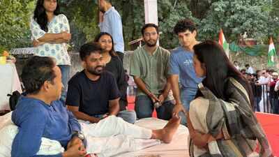 Mahua Moitra at CJP protest (X) 'Pradhan's birthday cake can't be baked with children's blood': Mahua Moitra joins CJP protest