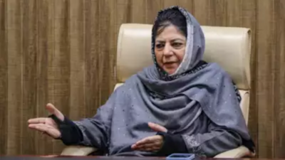 Mehbooba rejects Farooq’s invite to join Jantar Mantar protest; Engineer Rashid to walk barefoot in solidarity