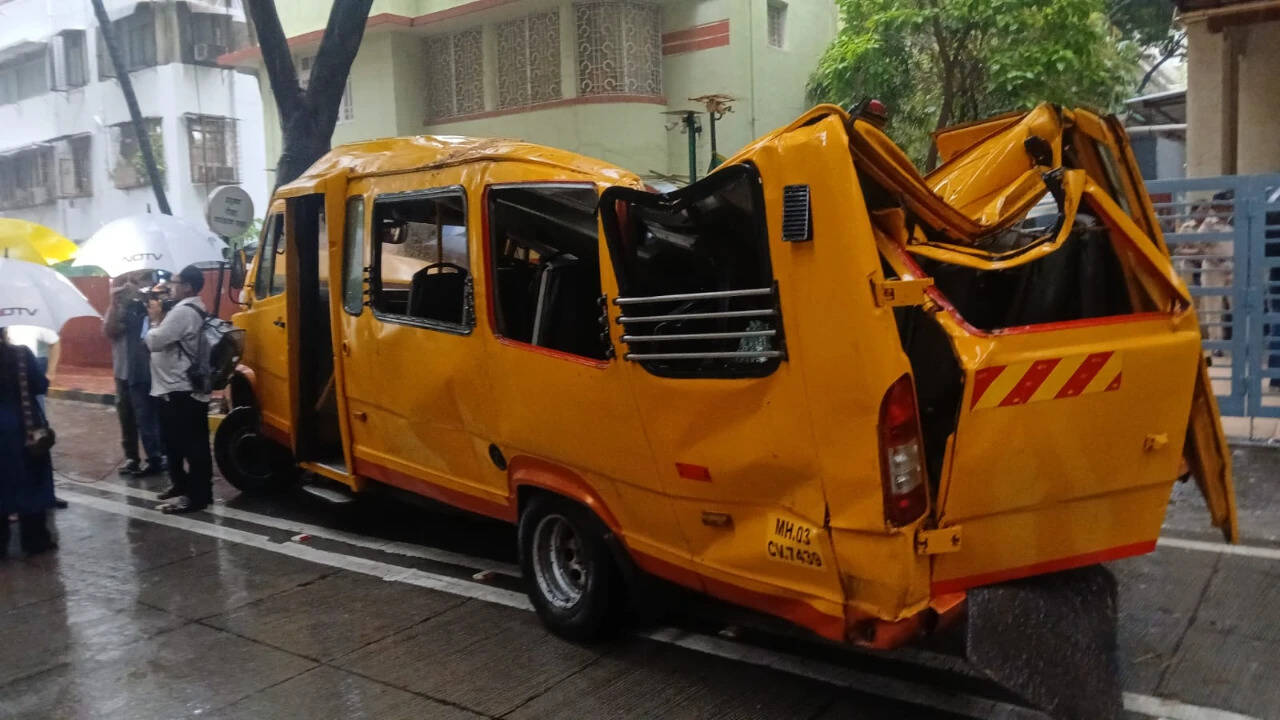 Mumbai buss accident