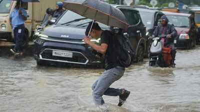 The relentless rainfall also claimed a life in Kurla. Mumbai rain chaos: Flights hit, roads flooded, daily life disrupted — top developments