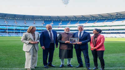 PM Modi gifts former Australia skipper Steve Waugh two-decade-old photograph during MCG visit G'day Chennai! Australia's Big Bash opener to be held in Tamil Nadu this December