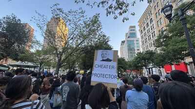 'Main bhi cockroach': Student protests against NEET reach New York, London - watch