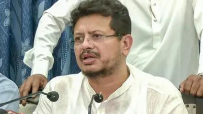 The faction, led by expelled MLA Ritabrata Banerjee, had sought an audience with the Commission earlier. Ritabrata Banerjee-led TMC rebels to meet EC, stake claim on party symbol and funds