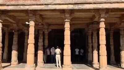 Bhojshala row: SC to hear Muslim side's plea on alternate namaz site on Friday