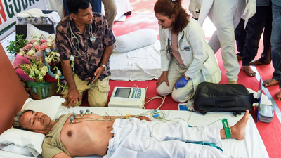 'Could be alarming': Doctor flag new 'risks' as Sonam Wangchuk loses over 9kgs, fast enters Day 19
