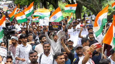 Jharkhand students and aspirants protest Jharkhand protests continue: Students to gherao CM residence on August 20 if demands not met
