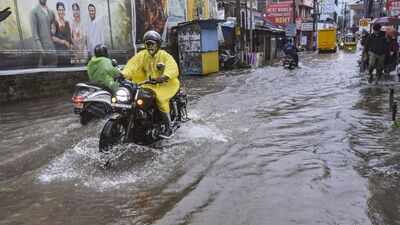 Kerala floods: Death toll rises to 15, 7 missing as heavy rain continues Kerala rain fury: 15 dead, 7 missing as relief camps shelter thousands