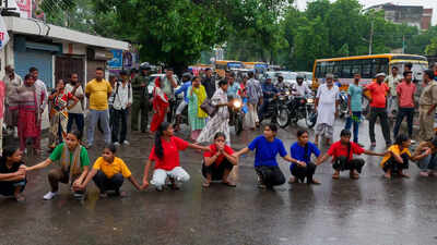Student protests highlight gaps in teachers, toilets and basic school infrastructure across India Gen Alpha protests mirror government report: Big gaps in school education