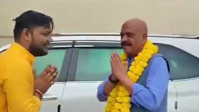 Retired Air Marshal Jeetendra Mishra visits Ayodhya after being appointed CEO of Ram temple trust Air Marshal Mishra welcomed at Ram temple as Brij Bhushan cautions him about ‘hidden enemy’