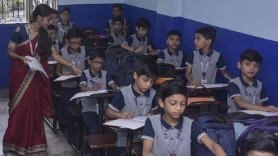 SC reiterates call to CBSE to exempt Class VI from its 3-language policy SC reiterates call to CBSE to exempt Class VI from its 3-language policy